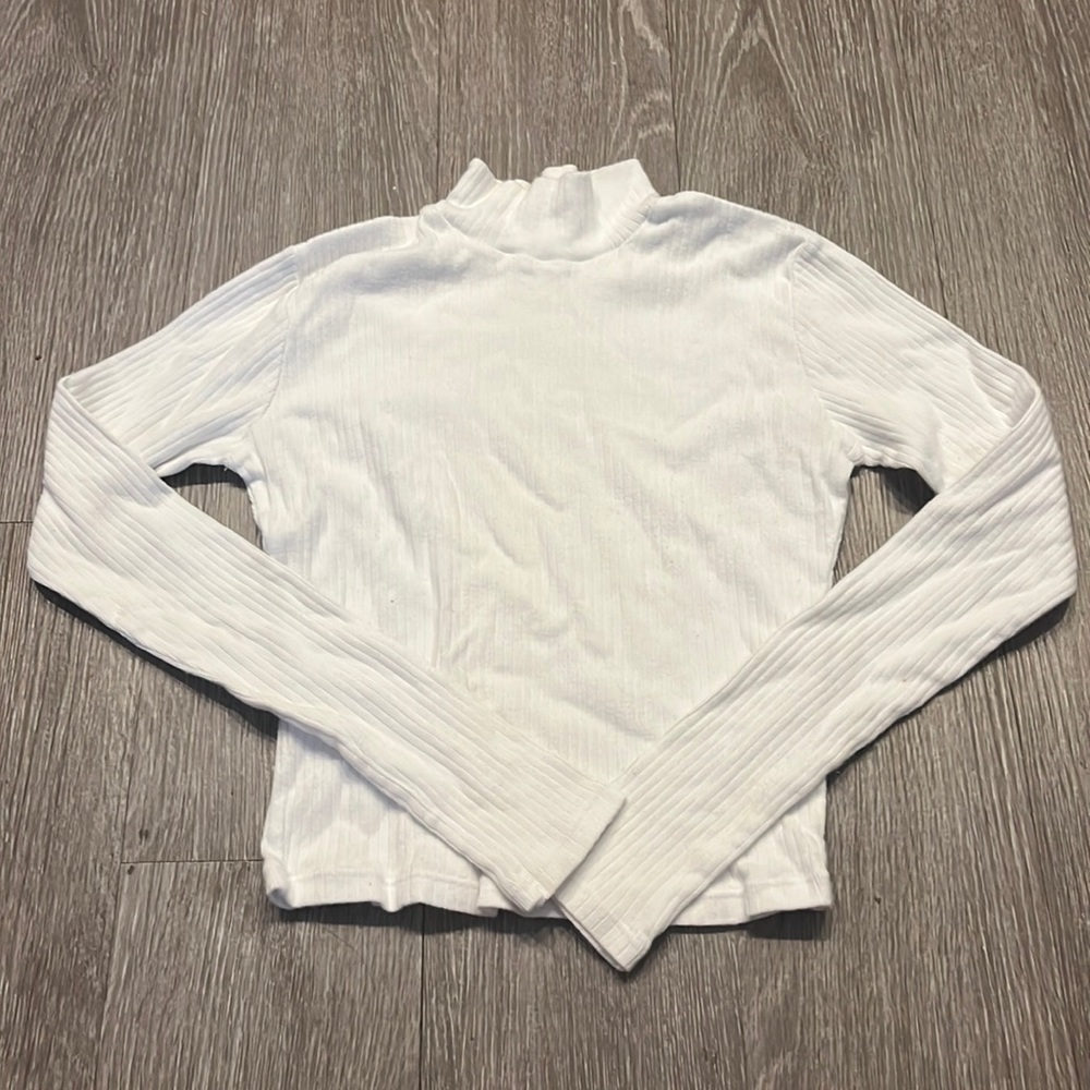COPY - Brandy Melville White Ribbed Turtleneck Long Sleeve (ONE SIZE)